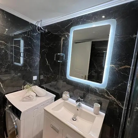 Harry's Apartmet Apartment *